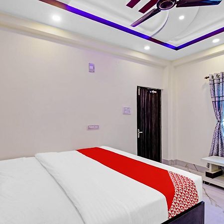 Oyo 86602 Hotel Dream Palace Calcutta Eksteriør billede